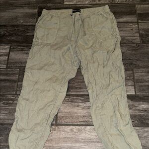 Women’s 100 % linen pants Casual Pants in Light Green